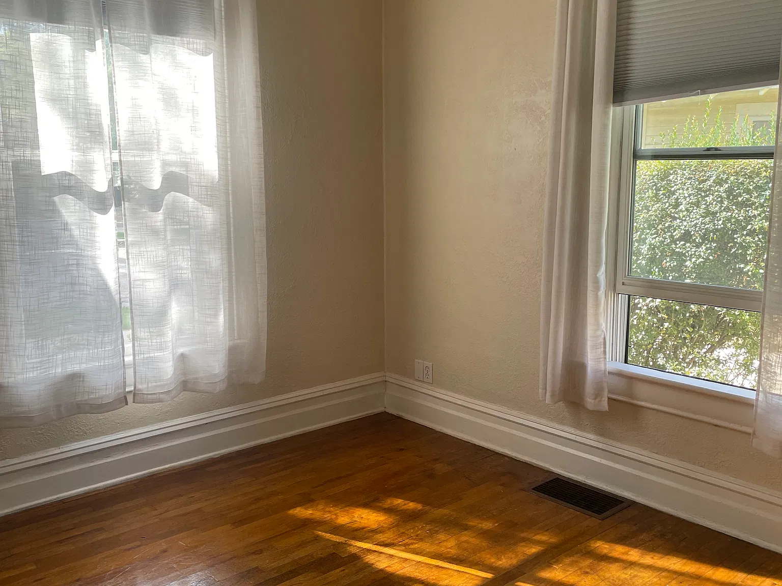 1 bed, 550 sqft, $1,000 — Photo 2