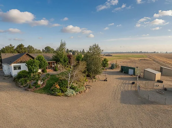 998 NE Brown Dr, Madras, OR 97741