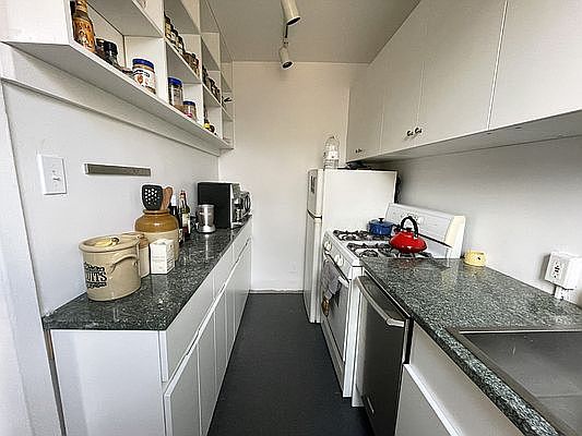 2nd image of 215 Carlton Ave APT 3