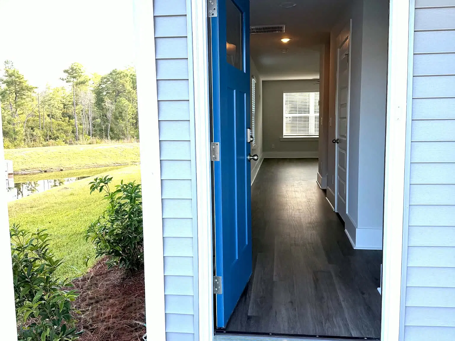 4 bed, 2.5 bath, 1555 sqft, $2,200 — Photo 2