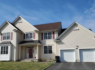 8 Magnolia Dr, Whippany, NJ 07981