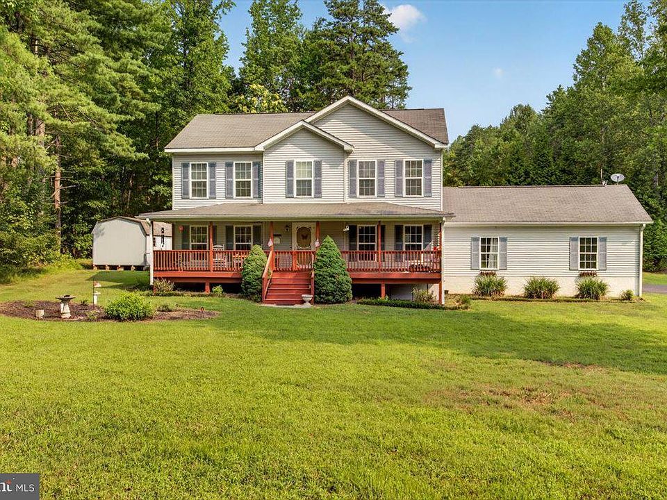1st image of 33 Bogey Ln