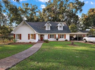 409 E Park Ave, Greenwood, MS 38930