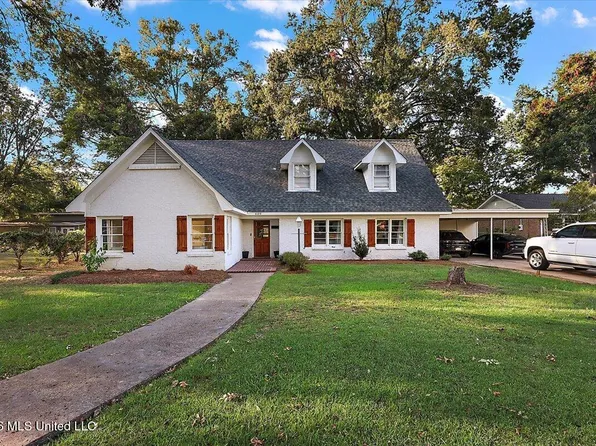 409 E Park Ave, Greenwood, MS 38930