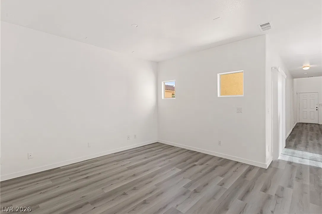 4 bed, 2.5 bath, 1959 sqft, $2,050 — Photo 4