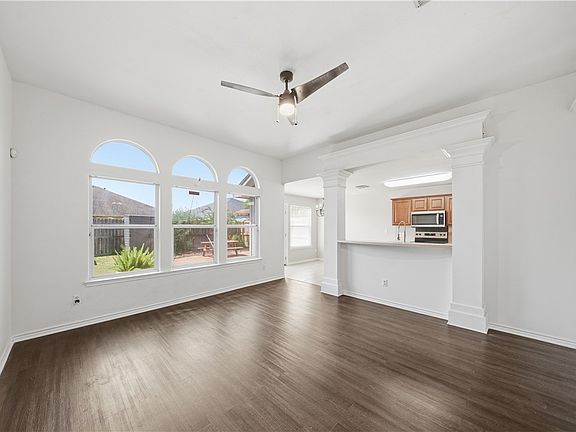 5th image of 3825 Los Arroyos Dr