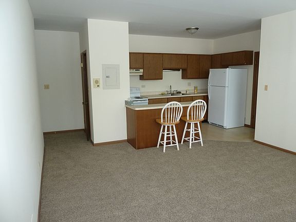 3rd image of 530 E Highland Ave APT B2