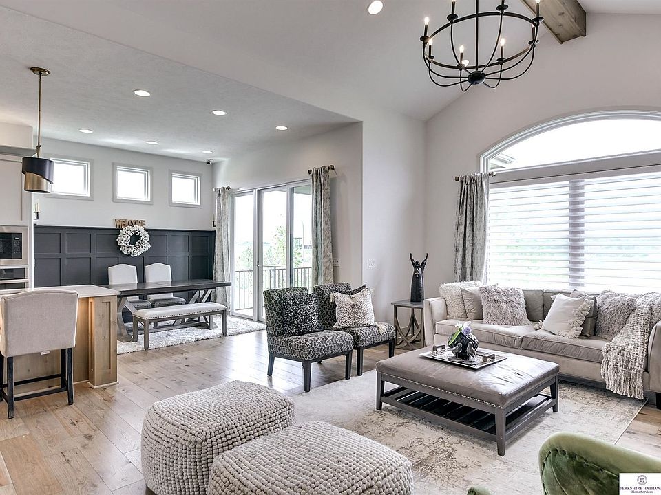 1st image of 10722 S 126th Ct