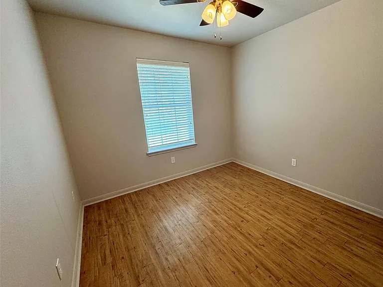 1806 Dublin Dr — Photo 16