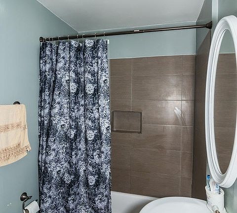 5th image of 509 E Buckthorn St