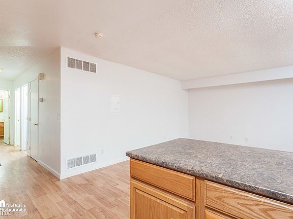 Unit A Kitchen 20170422-DW-7418-SMALL