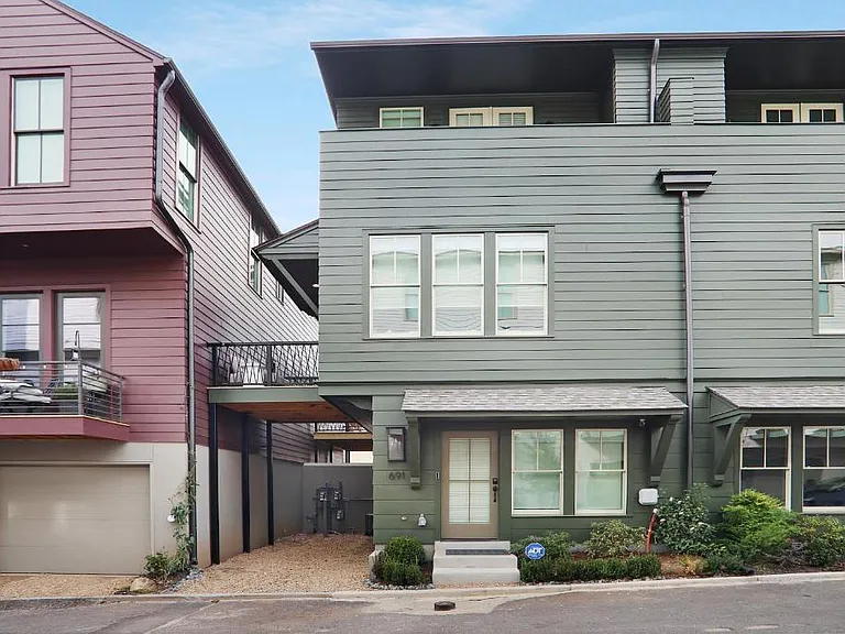 691 Eustace St — Photo 5