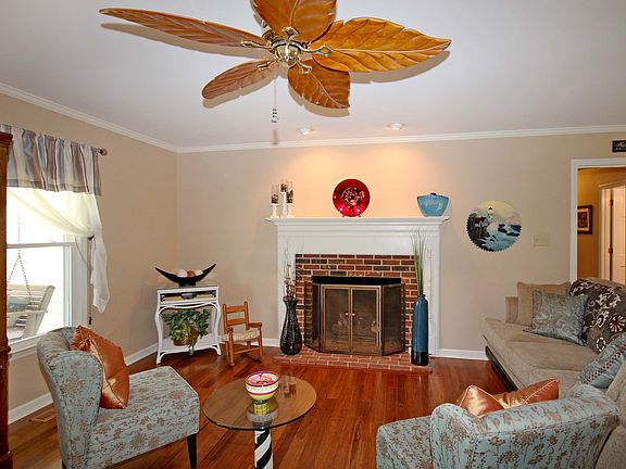 3rd image of 173 Baymount Dr