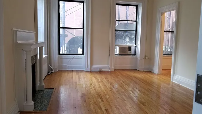 Rented by Realty Queens LLC | media 1