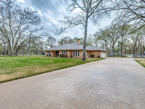 2nd image of 5 Huckleberry Ln