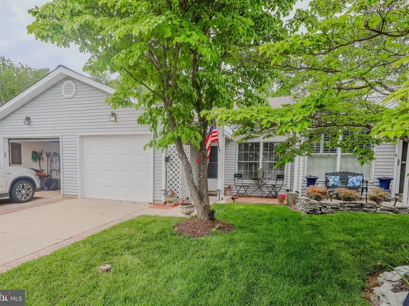 2640 Compass Dr, Annapolis, MD 21401