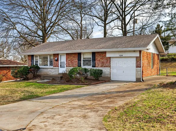 1214 Forest Home Dr, Saint Louis, MO 63137