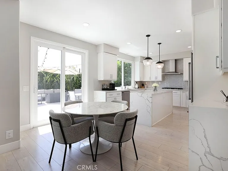 57 Laurelhurst Dr — Photo 11