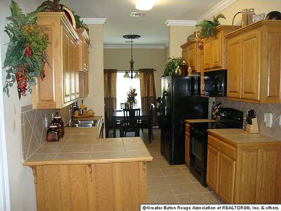 5th image of 13118 Montrose North Dr