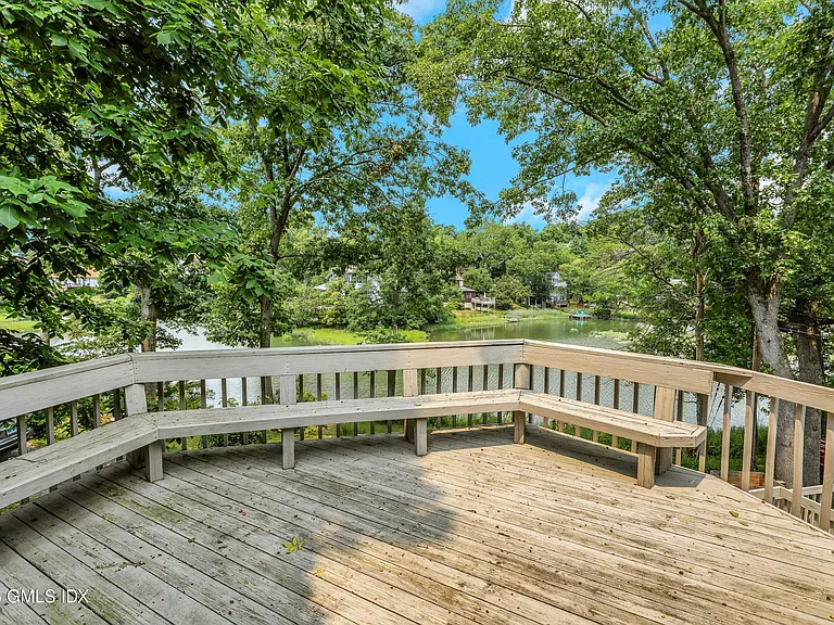 1 Hendrie Dr — Photo 6