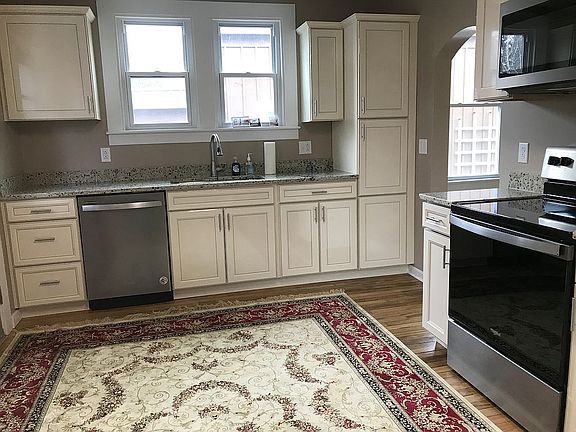 2nd image of 105 South St