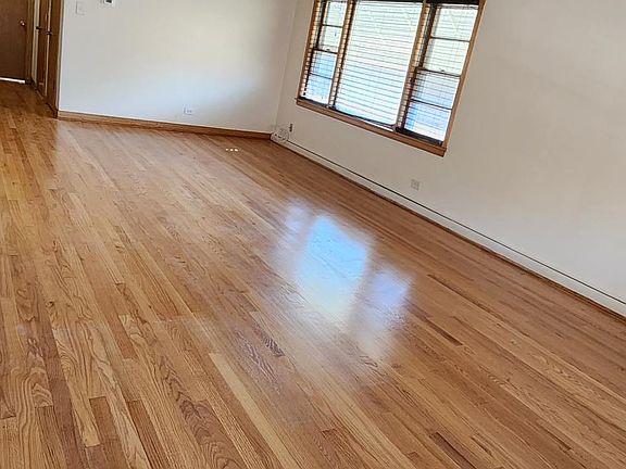 3rd image of 2915 N Austin Ave #2