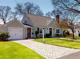 27 Narragansett Ave, Pawtucket, RI 02861