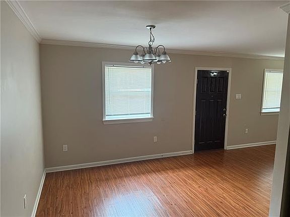 2nd image of 5124 Warwick Dr