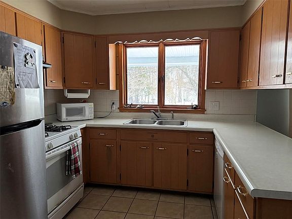 5th image of 82 W University St