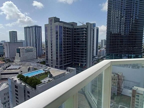3rd image of 244 Biscayne Blvd APT 2710