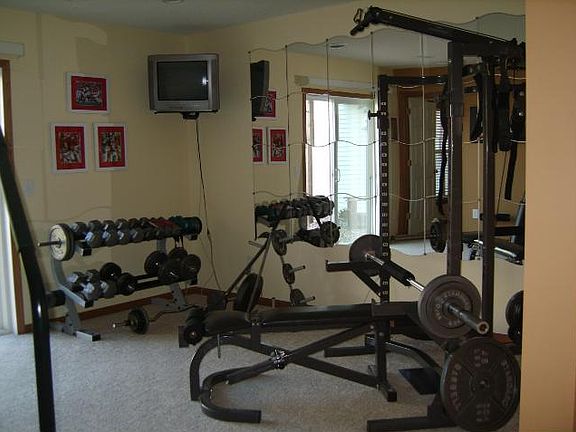 4th image of 2257 Saint Johns Pl
