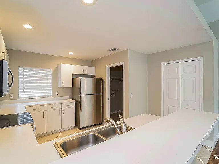 1743 Hazelton Ave — Photo 3