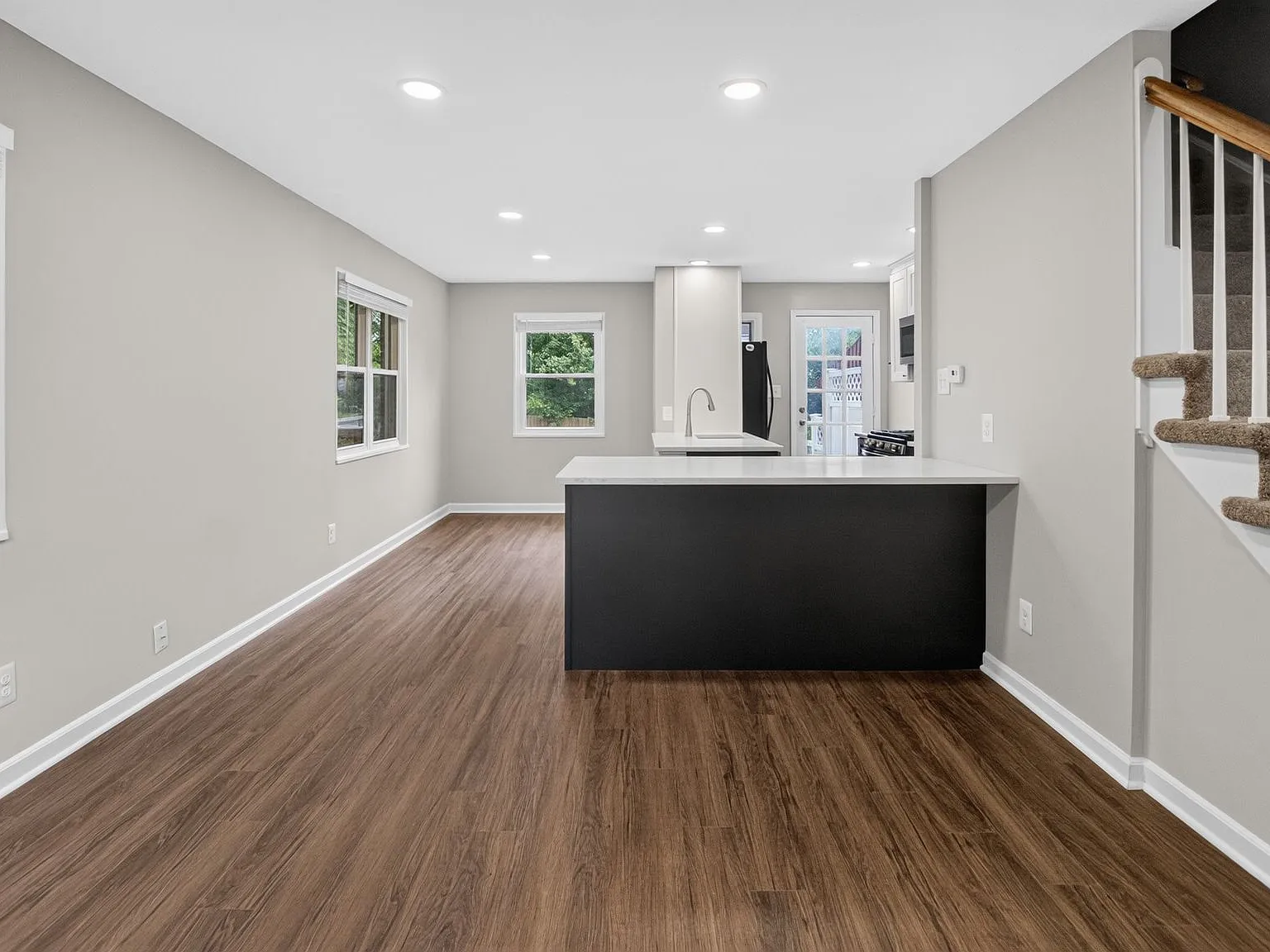 2 bed, 1264 sqft, $2,800 — Photo 4