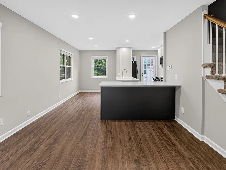 23 Underwood Pl — Photo 4
