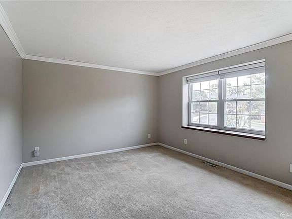 4th image of 2721 N Kings Arms Cir