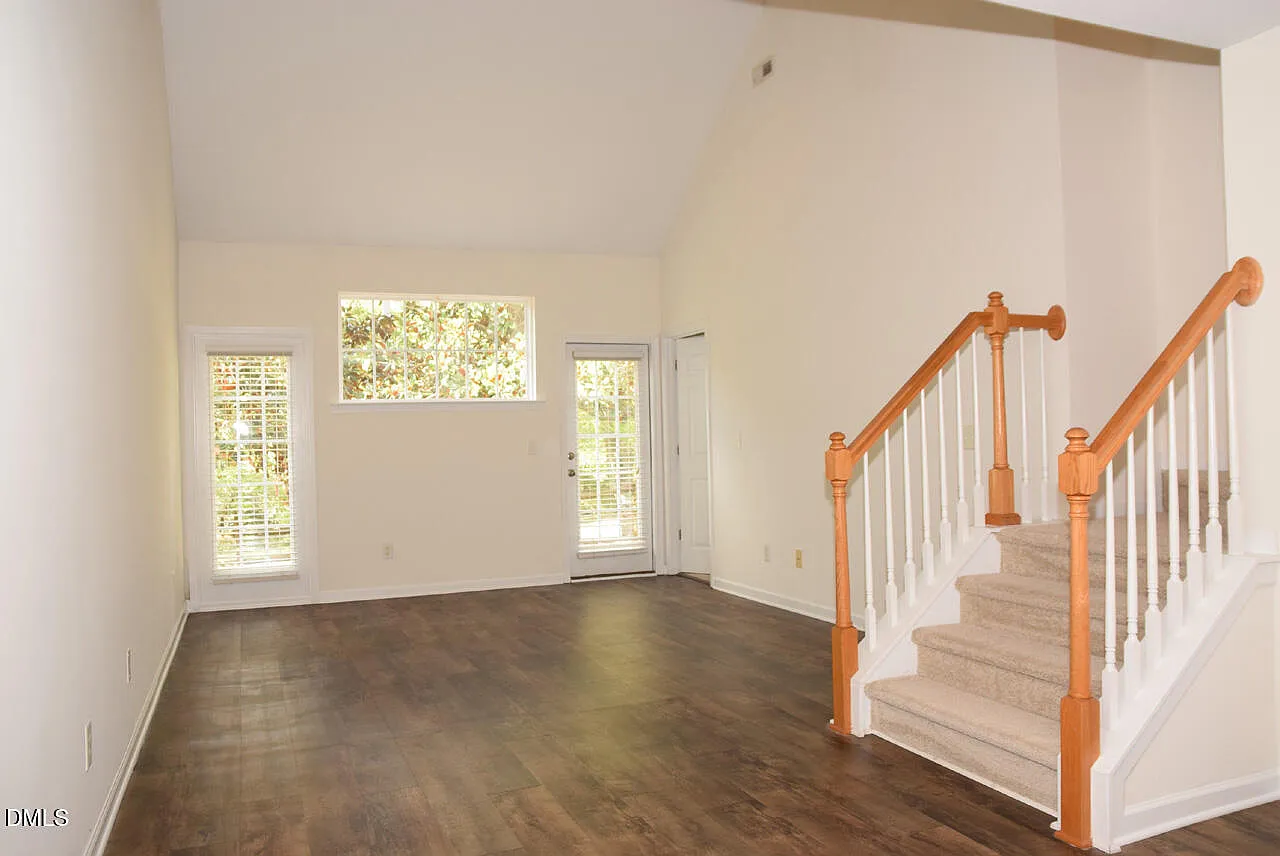 3 bed, 2.5 bath, 1643 sqft, $1,895 — Photo 4