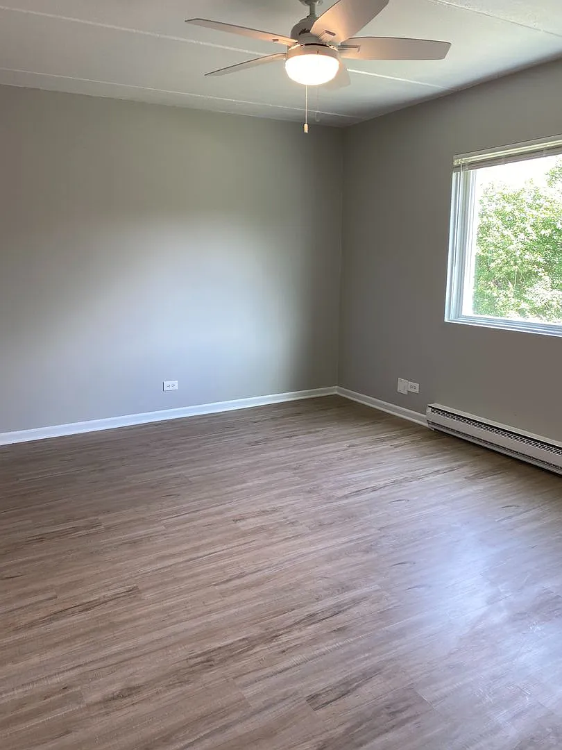 315-329 Kimbell Apartments — Photo 4