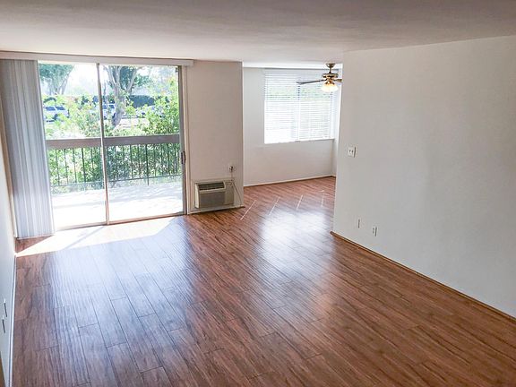 4th image of 12225 San Vicente Blvd APT 114