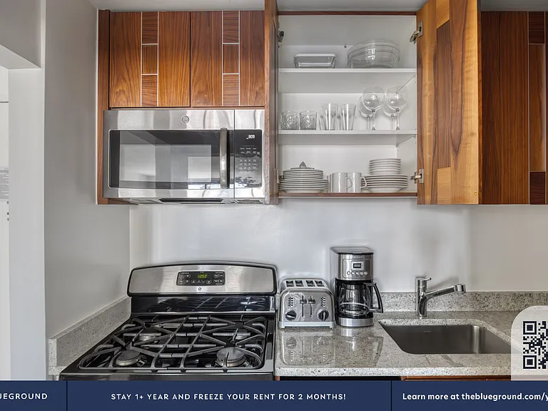 200 E 82nd St #17F — Photo 7