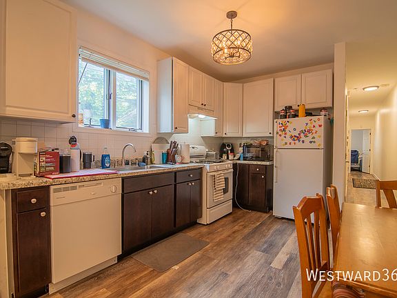 3rd image of 938 W Willow St #1
