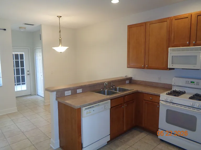 210 Woodhouse Ln — Photo 11