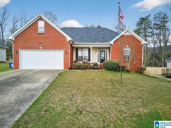 483 Lillian Ln, Anniston, AL 36207