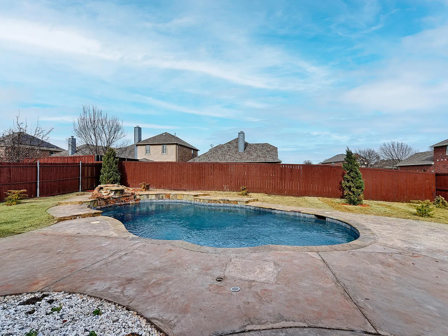 6 bed, 3748 sqft, $4,100 — Photo 3