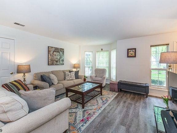 3rd image of 50 Pine St #5B-B