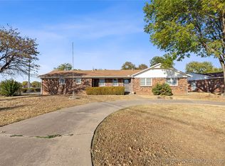 750 W 4th St, Skiatook, OK 74070