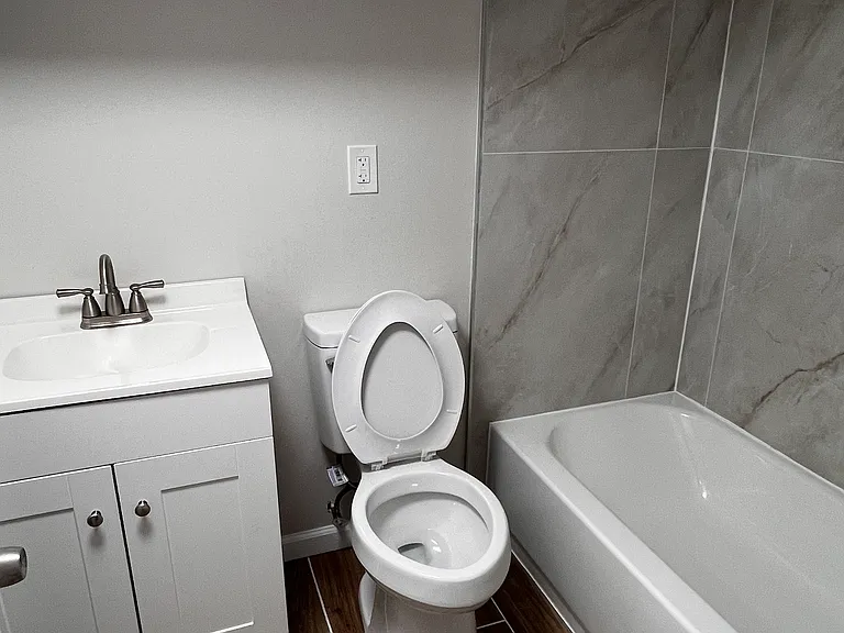 131 N Rose St — Photo 6