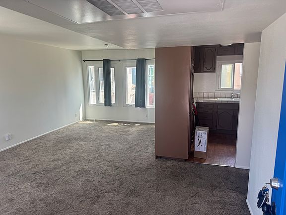 3rd image of 4687 Larkspur St