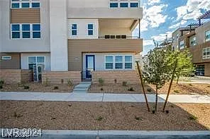 4 bed, 3.5 bath, 2364 sqft, $3,500 — Photo 3