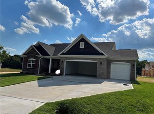1650 Lazy Fox Ln #21, Kernersville, NC 27284