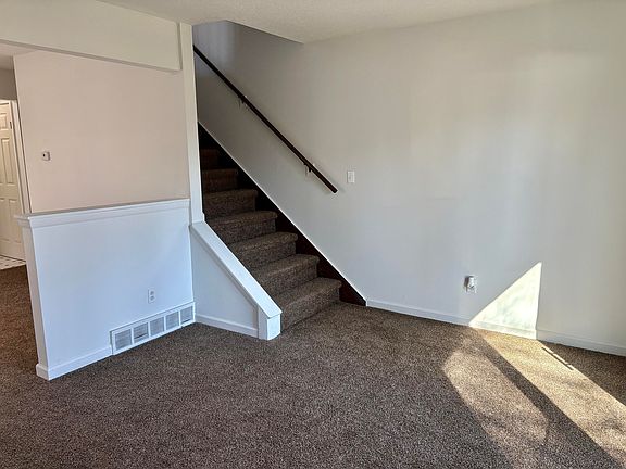 2nd image of 17312 Oak St